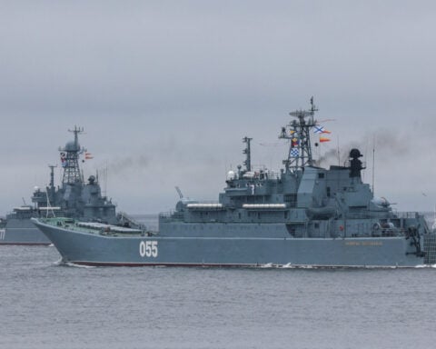 Russian Navy warship holds artillery firing drills in Sea of ​​Japan, Interfax reports