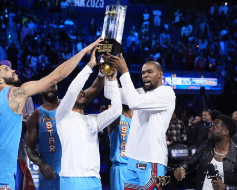 Shaq's OGs win the 1st NBA All-Star mini-tournament, topping Chuck's Global Stars 41-25 in the final