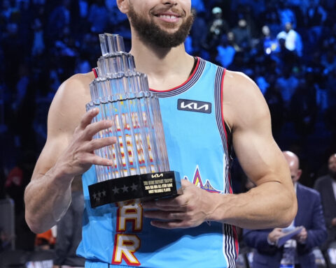 Stephen Curry captures MVP honors in All-Star Game at home, leads Shaq’s OGs to victory