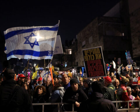 Israel prepares to receive the remains of several hostages