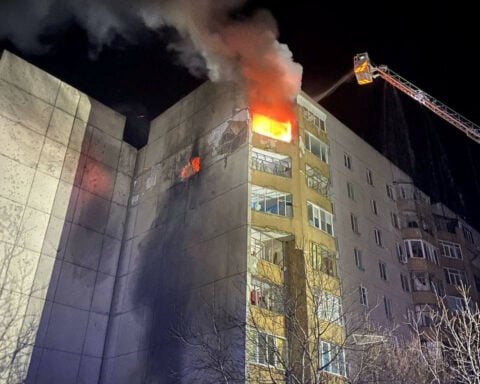 Large Russian drone attack injures civilians in central Ukraine, official says