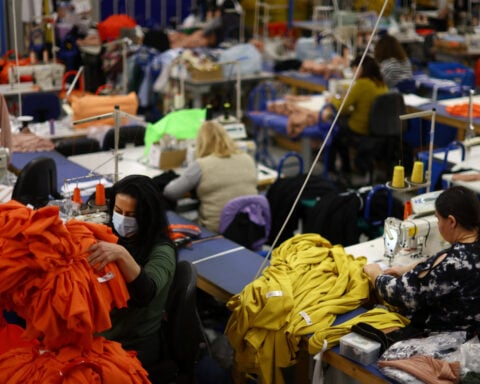 Poor UK productivity recovers partially in Q4, ONS data shows