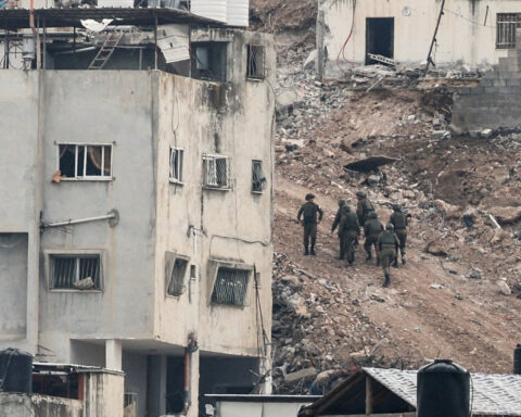 Tens of thousands of Palestinians flee West Bank refugee camps