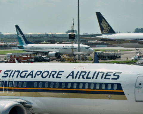 Singapore Airlines reports record quarterly revenue