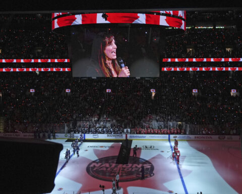 American fans lightly boo 'O Canada' before 4 Nations Face-Off title game