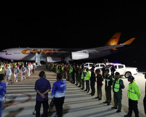 More than 170 Venezuelan migrants, deported to Guantanamo as part of Trump’s crackdown, flown home