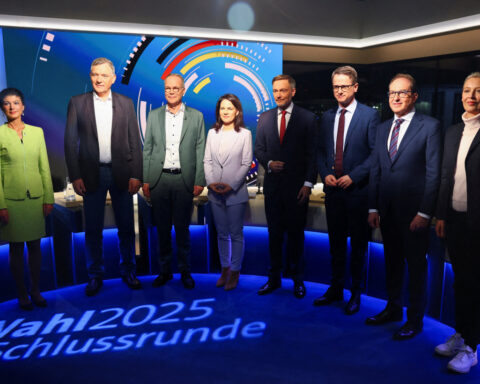 Germany set for tricky coalition building, poll shows ahead of election