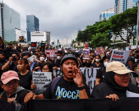 Protesters extend 'Dark Indonesia' rally against Prabowo's policies