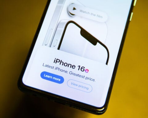 Can a budget phone help Apple overtake Huawei in China?