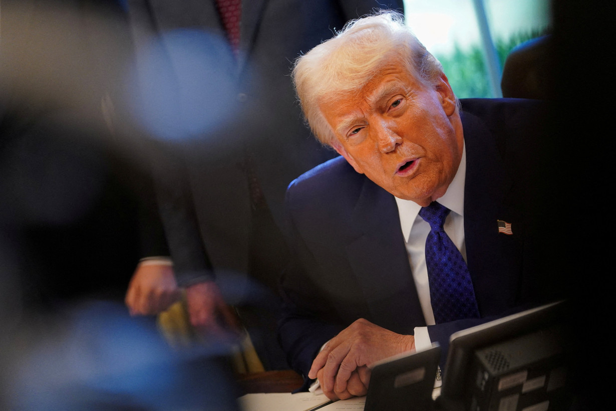 Pentagon to fire 5,400 workers, backlash builds to Trump downsizing effort