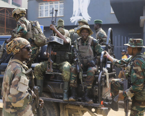 Hundreds of Congolese police join rebels in occupied city