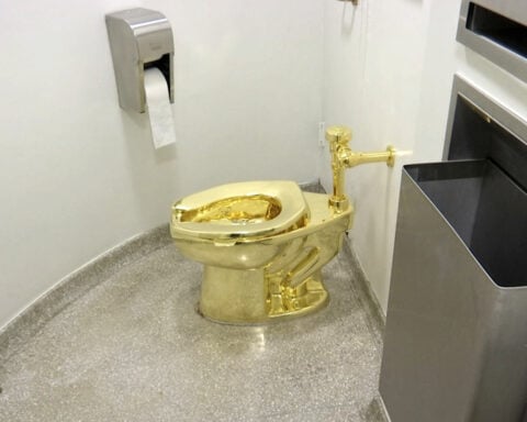Prosecutor says golden toilet was stolen from English palace in 'audacious raid'