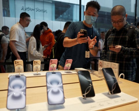 Indonesia, Apple agree on terms to lift iPhone 16 ban, Bloomberg News reports