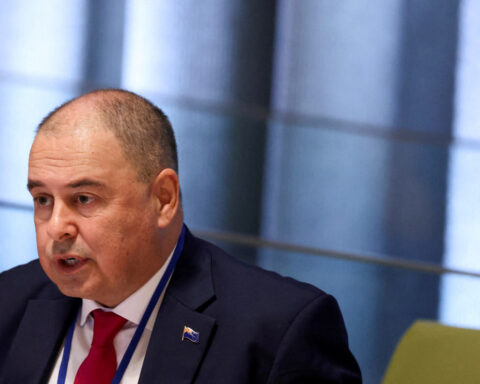 Cook Islands PM survives no-confidence vote over China pact