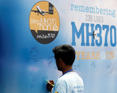 Malaysia yet to finalise MH370 search contract, as ship heads to new zone
