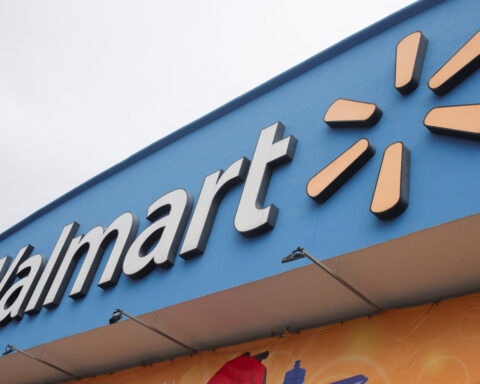 Walmart Mexico readies launch of debit card service