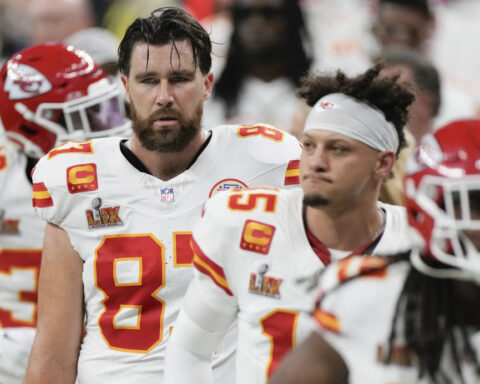 Chiefs tight end Travis Kelce plans to play next season rather than retire