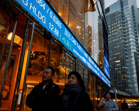 Chinese mainland investors drive surge in Hong Kong stocks