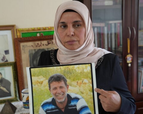 Longest-serving Palestinian inmate, deported to Egypt, sends wife new wedding ring