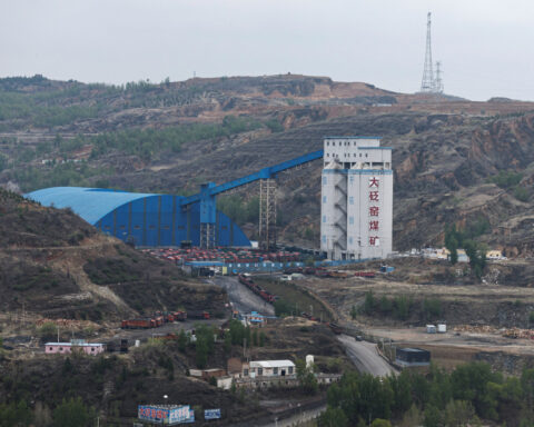 China coal bodies propose curbs on output and imports