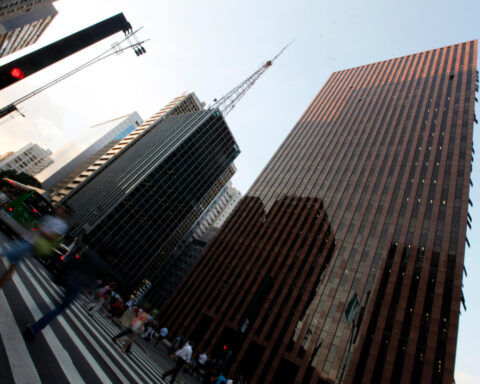 Brazil eases rules for workers' severance fund disbursements