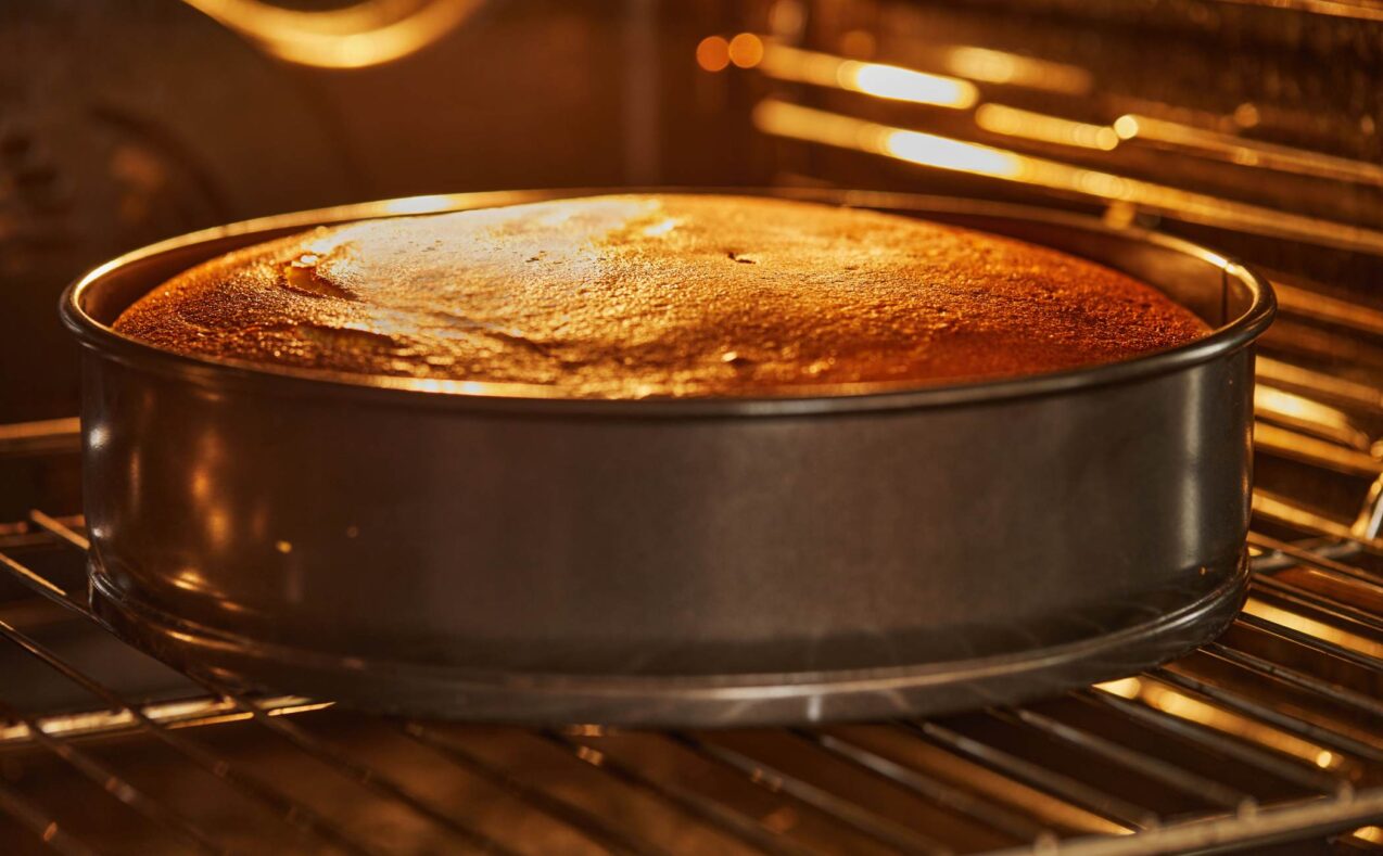 The science behind picking the perfect cake pan