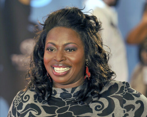 Grammy-nominated R&B singer Angie Stone dies in car crash