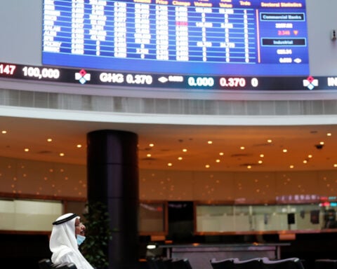 Saudi bourse extends losses on lacklustre earnings; Egypt gains