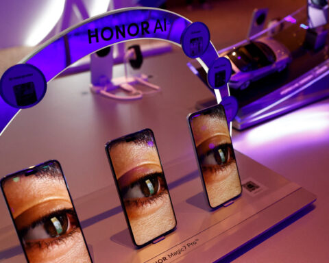 China's Honor announces $10 billion investment in AI devices