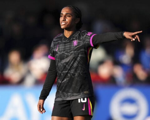 Naomi Girma is injured on her Chelsea debut after world record transfer