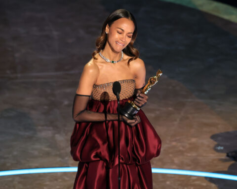Zoe Saldaña dedicates her Oscar to her immigrant grandmother