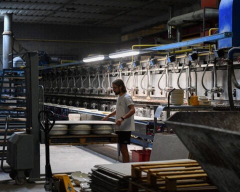 Italy's manufacturing stuck in downturn in February, PMI shows