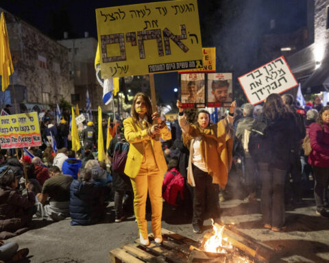 With the Gaza ceasefire in limbo, Israel tries to impose an alternative plan on Hamas