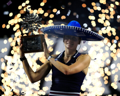 US tennis star Emma Navarro joins exclusive club after winning flawless final 6-0, 6-0