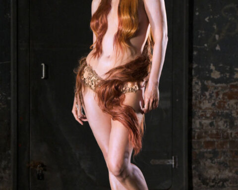 Look of the Week: Julia Fox recreates ‘the Birth of Venus’ at Oscars after-party