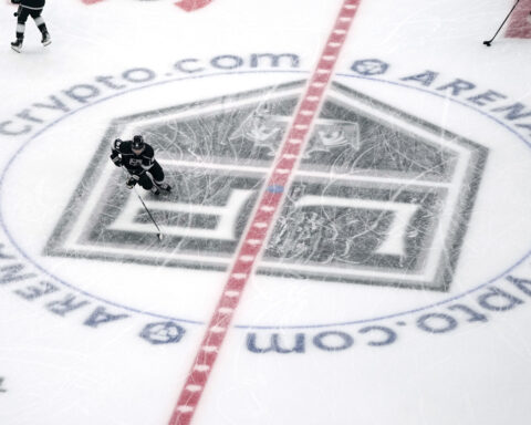 LA Kings apologize for selling scarves made in Turkey on Armenian Night