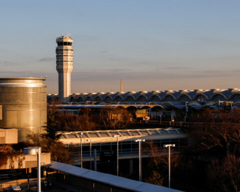 US FAA investigating false collision alerts at Washington DC airport