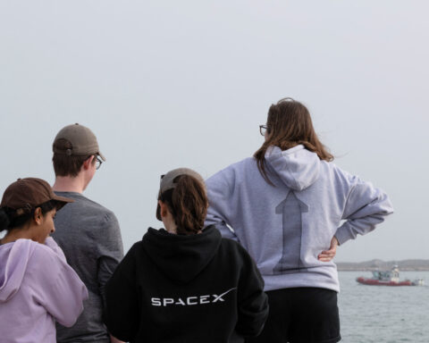 SpaceX postpones Starship test flight over unspecified ship issue