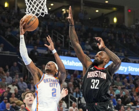 Gilgeous-Alexander scores 51 as Thunder top Rockets 137-128 for 50th win