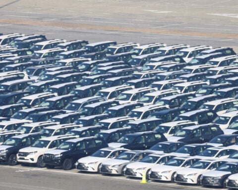 European auto stocks sink as U.S. tariffs on Mexico, Canada kick in