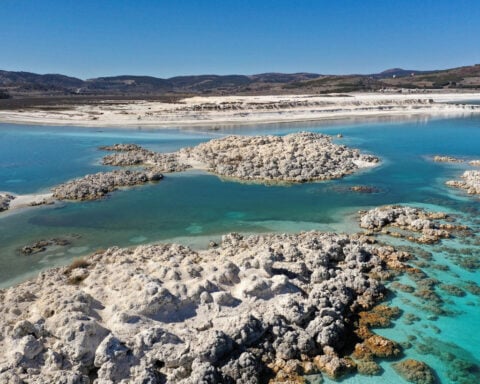 Why scientists say this stunning ancient lake in Turkey might as well be on Mars