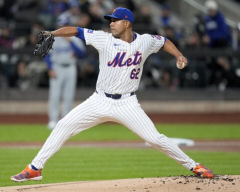 Brewers boost rotation depth by adding veteran lefty Jose Quintana, AP source says