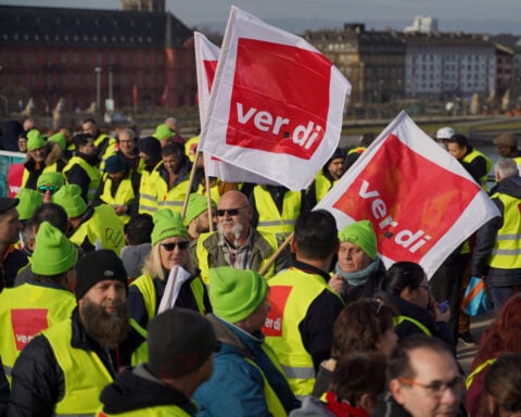 German union, DHL agree to 5% wage increase for postal workers