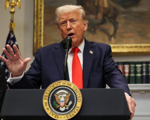 Trump signaled privately he will stick with tariffs, New York Times reports