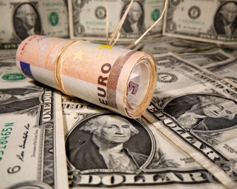 Euro hits four-month peak; US dollar languishes on tariff-driven fears
