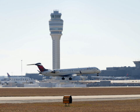 Musk's Starlink denies it wants to take over FAA US air traffic contract