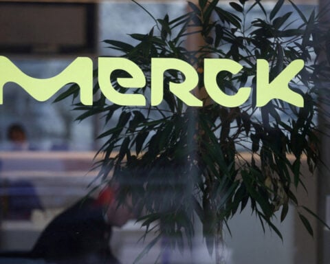 Merck KGaA sees forex-adjusted earnings growth of up to 8% this year