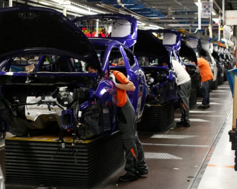 German industrial orders fall 7% in January