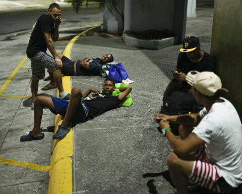Panama to allow 112 migrants deported from the US to move about freely in the country