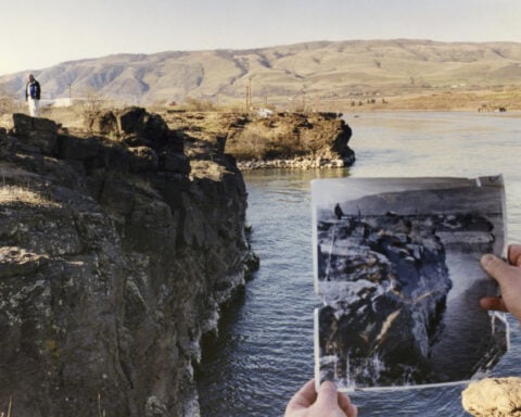 Car being pulled from Columbia River might have belonged to Oregon family that vanished in 1958